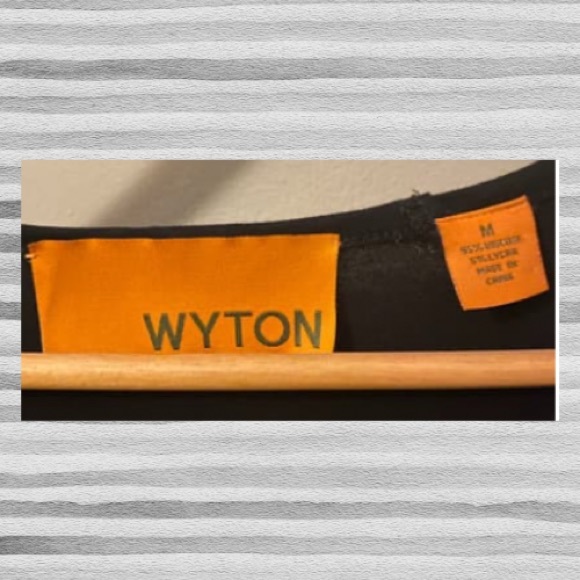 Beautiful embellished fly away shoulder top - Picture 3 of 3